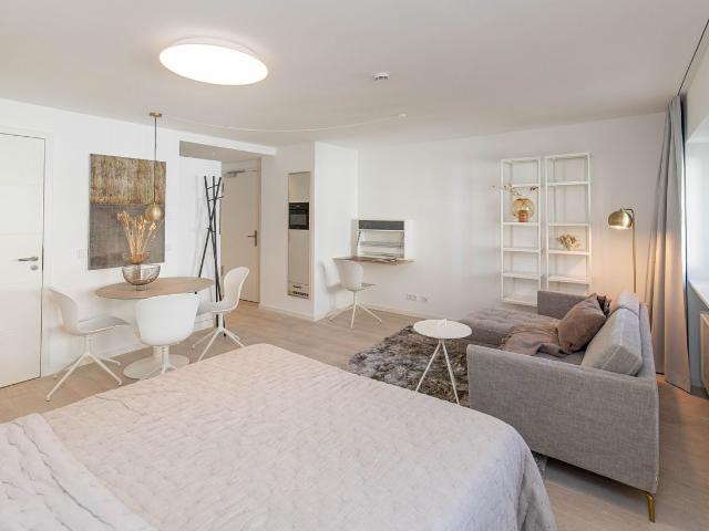 Designer Studio Neuhausen I 5 min U Bahn I Central & Quiet, Munchen Amsterdam Apartments for Rent