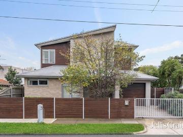 Designer Style, Exceptional Space & a Coveted Bayside Address