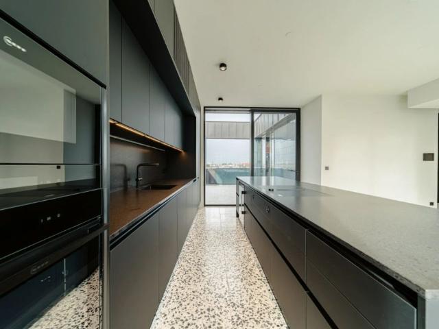 DESIGNERPENTHOUSE MIT PRIVATEM POOL, DACHTERRASSE & SMART HOME | 1050 WIEN