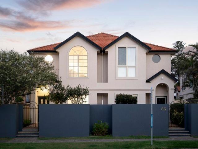 Desirable Coastal Living just 650m to Merewether Beach