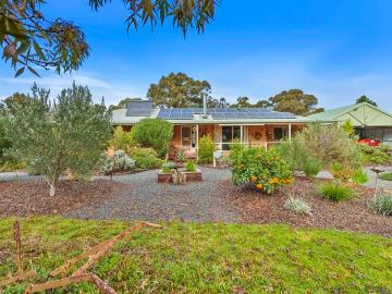 DESIRABLE LIFESTYLE PROPERTY