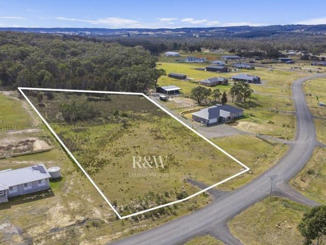 DESIRABLE RURAL LIFESTYLE OR SUBDIVISION OPPORTUNITY 7,862m2 / 1.94 ACRES