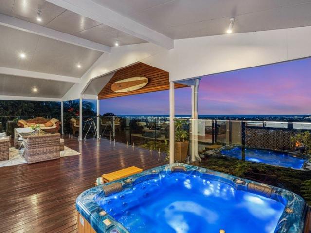 Desire an ocean view? Then this is a must see!