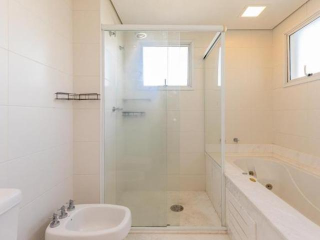 Funcional cobertura para venda e locação em Campo Belo com 4 quartos, sendo 3 suítes, 386m² kathri