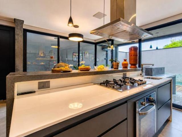Deslumbrante casa de vila para venda em Vila Rosália com 4 quartos, sendo 4 suítes, 427m²