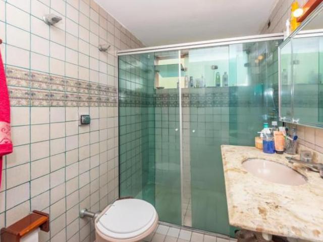 Agradável casa para venda em City América com 4 quartos, sendo 1 suíte, 248m²