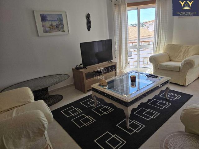 Deslumbrante apartamento de 2 quartos e 2 casas de banho em Lagos com vista para a piscina, ideal para aluguer de curta duração
