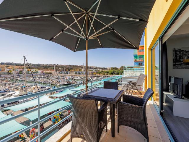 Deslumbrante apartamento de 2 quartos em frente à marina 90m² Albufeira e Olhos de Água