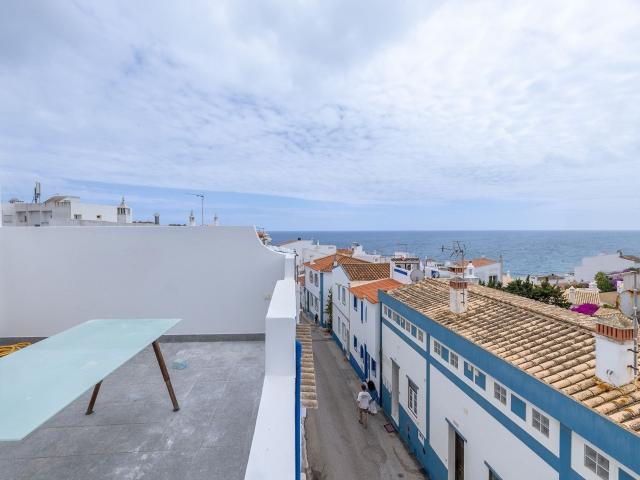 Deslumbrante Apartamento Duplex T3 Com Restaurante De Sucess. 258m² Lagos