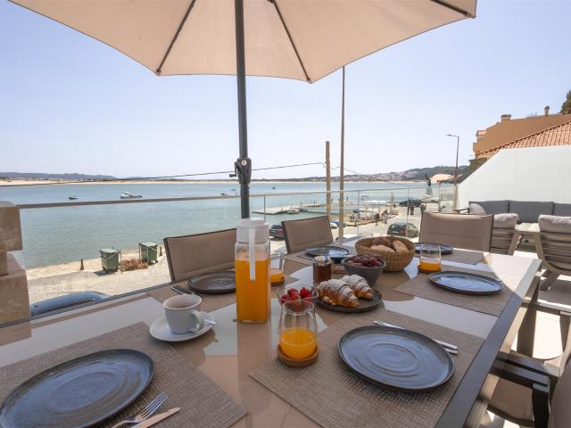 Deslumbrante Apartamento Frente ao Mar para Venda – Cais, Sã. 118m² São Martinho Do Porto