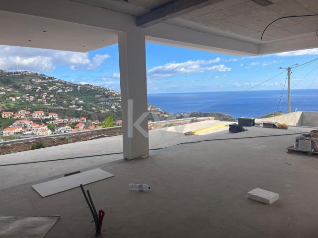 Deslumbrante moradia T3 nova, situada nas encostas soalheira. 154m² Ribeira Brava