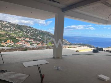 Deslumbrante moradia T3 nova, situada nas encostas soalheira. 154m² Ribeira Brava