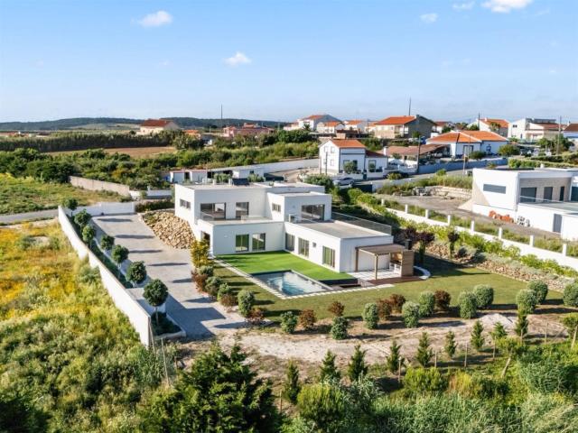 Deslumbrante moradia V4 com requinte e arquitetura única 262m² Atouguia Da Baleia