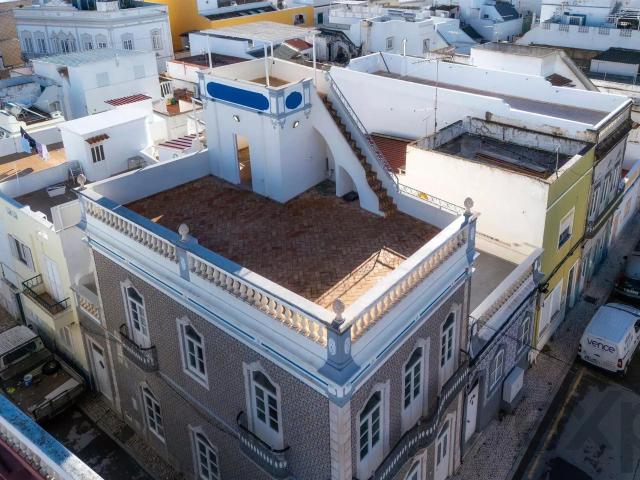 Deslumbrante moradia de grandes dimensões no coração de Olhã. 174m² Olhão