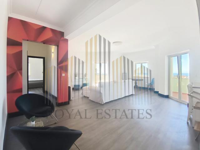 Deslumbrante Penthouse Contemporânea com Vistas Panorâmicas de 360.º, mar e serra