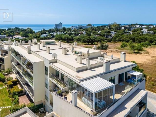 Deslumbrante Penthouse T3 com Amplo Terraço Privado 214m² Albufeira e Olhos de Água