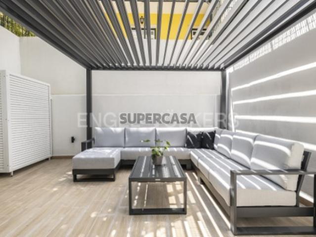 Deslumbrante T4 com Terraço Privado e Escritório na Lapa