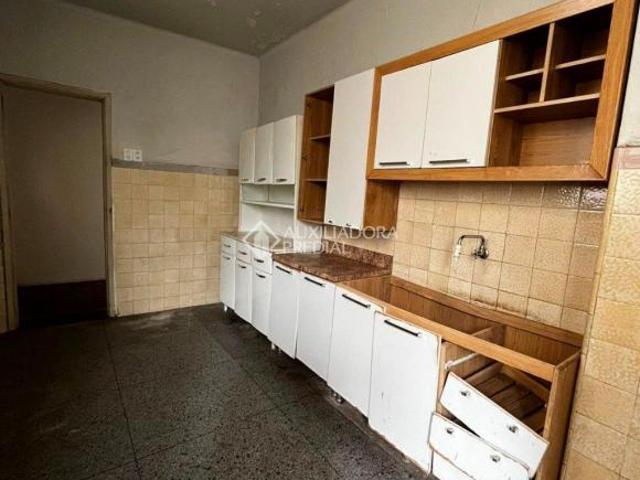 Desocupado apto 3 dorm Terreo com 2 pátios