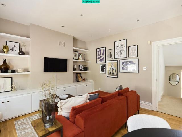 Despard Road, London, N19 5NP 3 bed flat to rent £3,400 pcm £785 pw