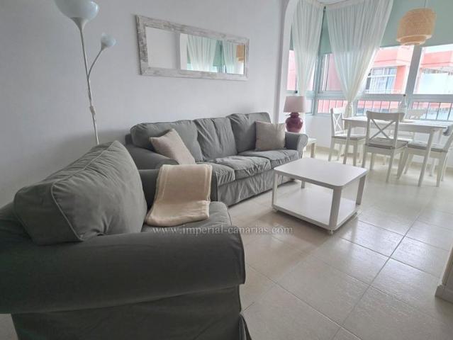 Despertarse cada mañana con el sonido del mar y tenerlo asi de cerca, es un sueño echa realidad con ese apartamento
