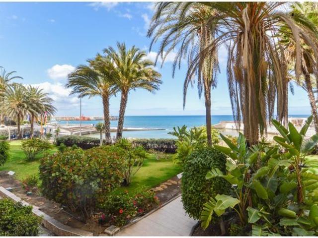 ?Despierta con el sonido de las olas: Estudio reformado a pie de playa ?️