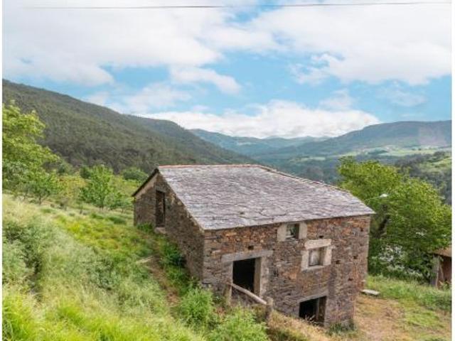 DESPIERTA EN UN LUGAR CON HISTORIA: ESCUELA TRADICIONAL ASTURIANA PARA REHABILITAR EN EL CORAZON DEL