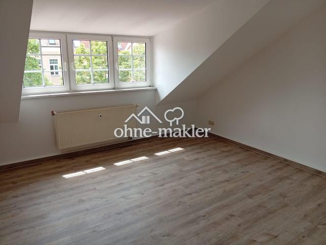 ! Dessau große 4 Raum Wohnung mit Balkon ! AB SOFORT ! G16