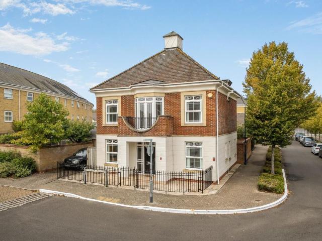 Dettingen Crescent, Deepcut, Camberley GU16, 5 bed detached house to rent, £3,495 pcm | PrimeLocation