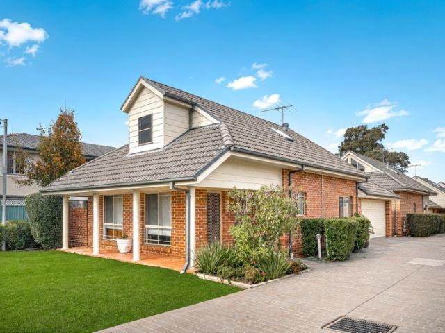 Detached Townhome in Small Complex