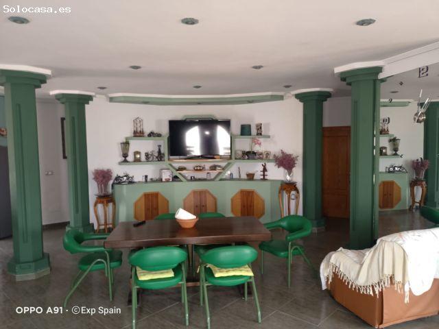 DETACHED VILLA WITH A 2,350 m2 PLOT