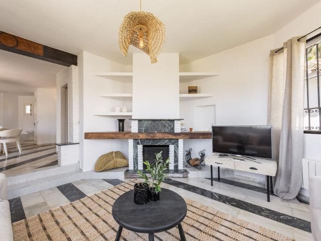 Detached Villa · Atalaya