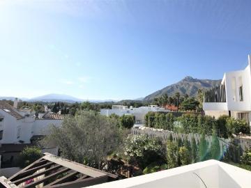Detached Villa in The Golden Mile