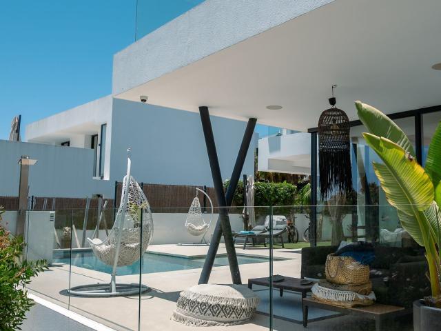 Detached Villa in Atalaya Isdabe