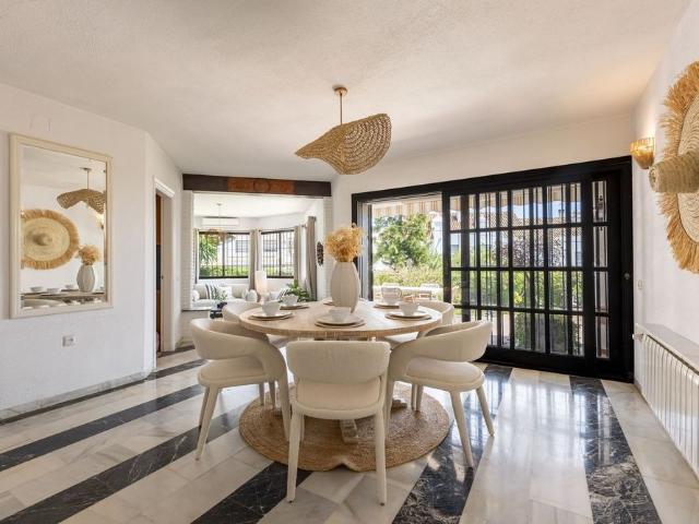 Detached Villa in Atalaya Isdabe