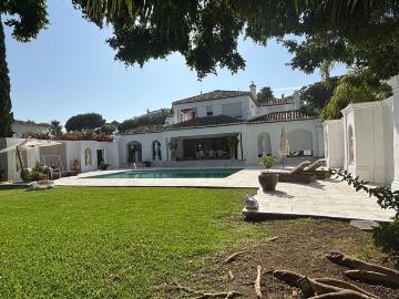 Detached Villa in El Paraiso