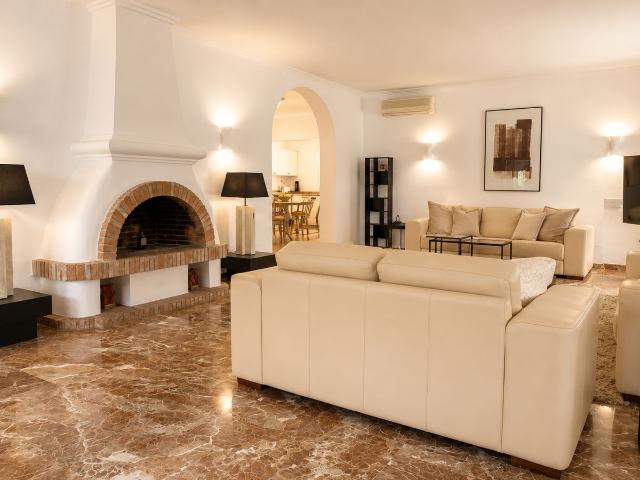 Detached Villa in El Paraiso