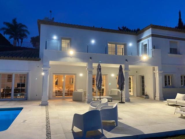 Detached Villa in El Paraiso