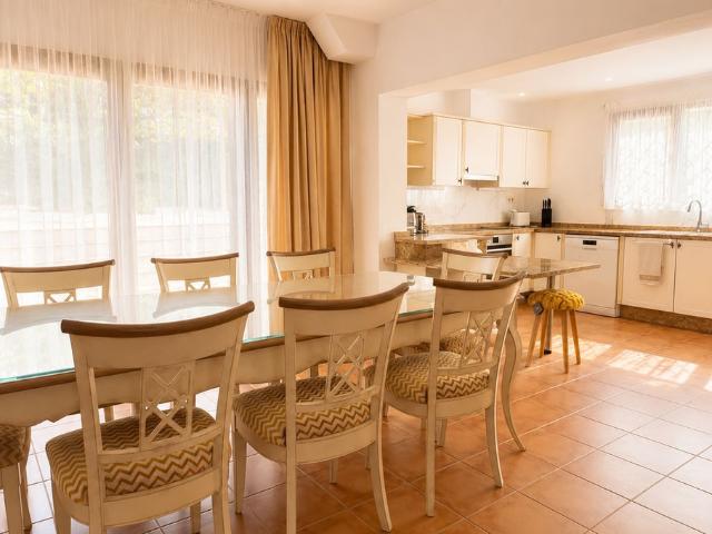 Detached Villa in El Paraiso