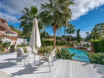 Detached Villa in El Paraiso