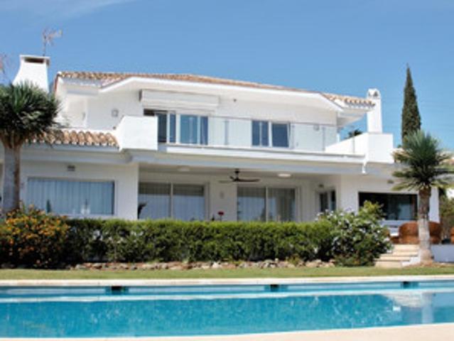 Detached Villa in El Paraiso