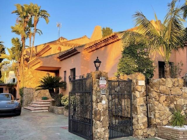Detached Villa in El Paraiso