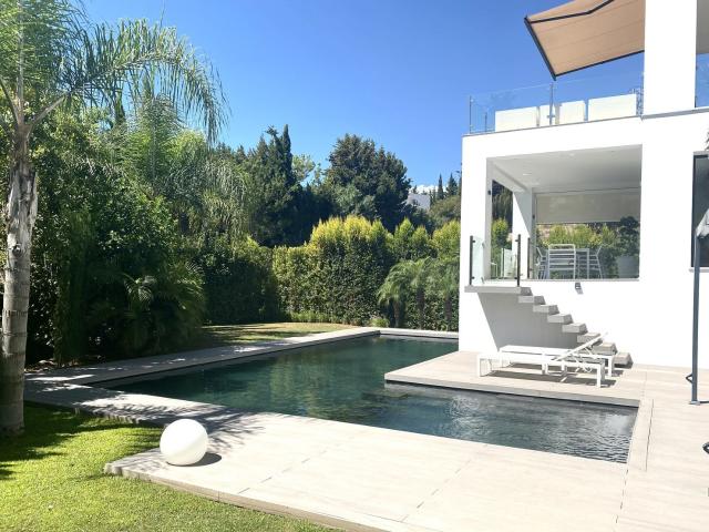 Detached Villa in El Paraiso