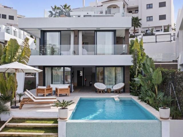 Detached Villa in Estepona