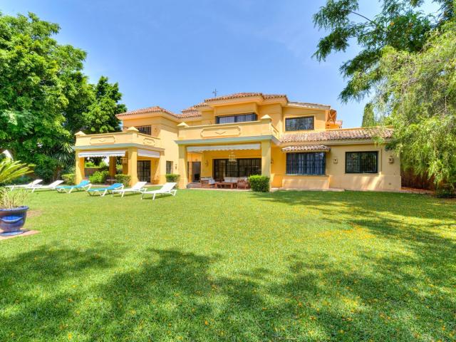 Detached Villa in Guadalmina Baja