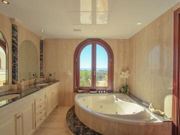 Detached Villa in Los Flamingos