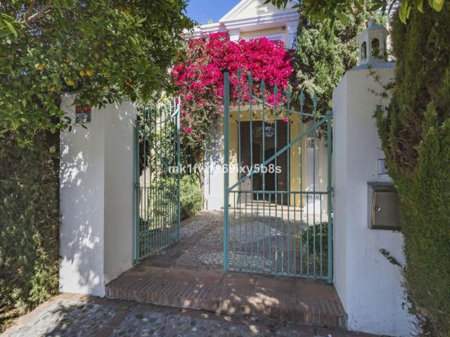 Detached Villa in Marbella