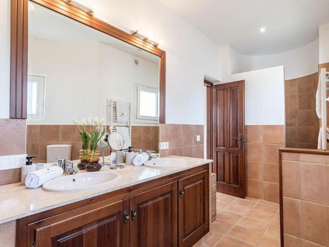 Detached Villa in New Golden Mile