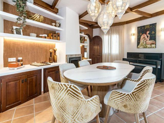 Detached Villa in New Golden Mile