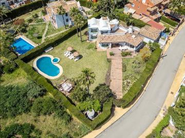 Detached Villa in New Golden Mile