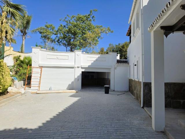 Detached Villa in Nueva Andalucía
